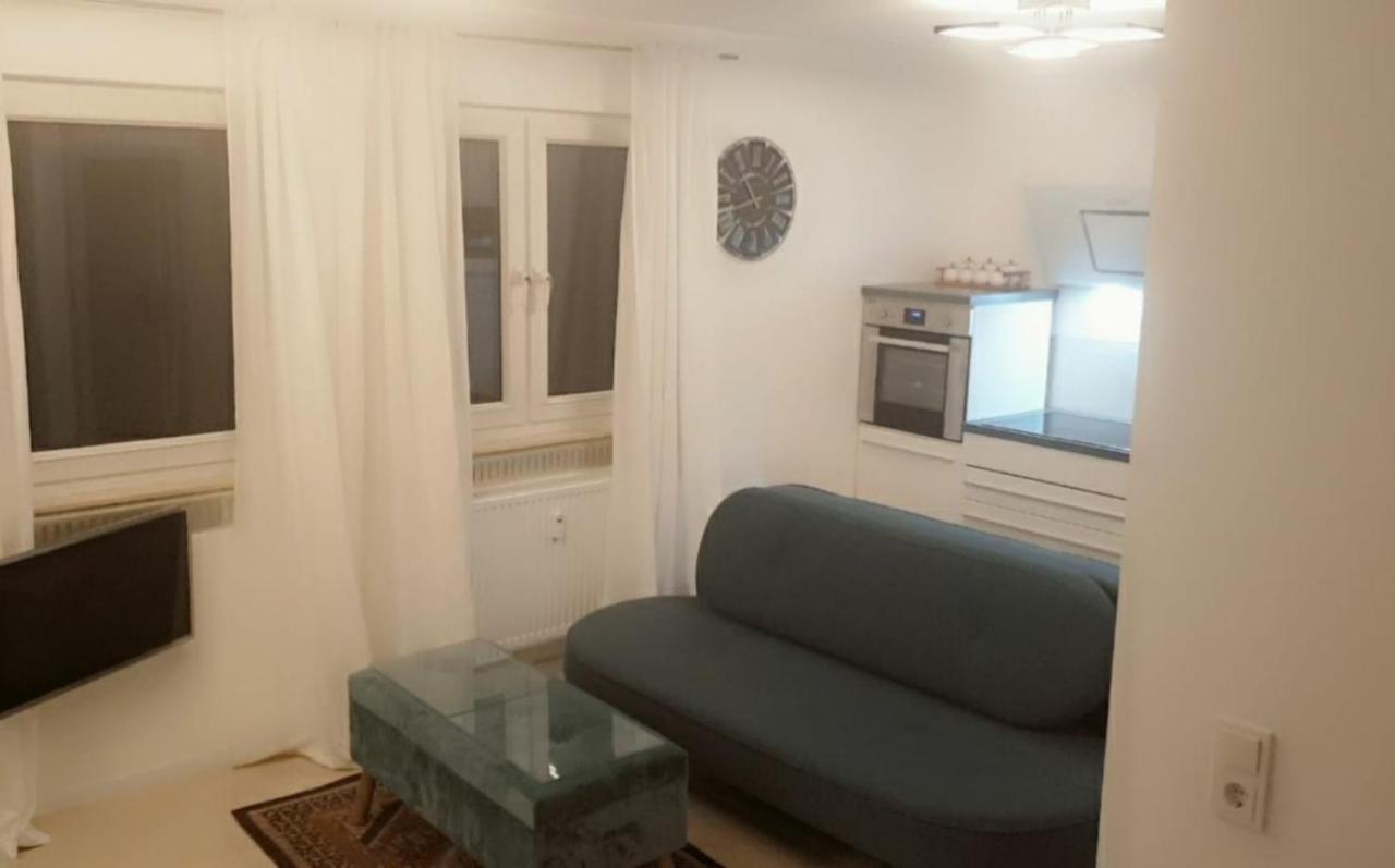 Apartment Mit Schoener, Moderner Einrichtung Cologne Luaran gambar