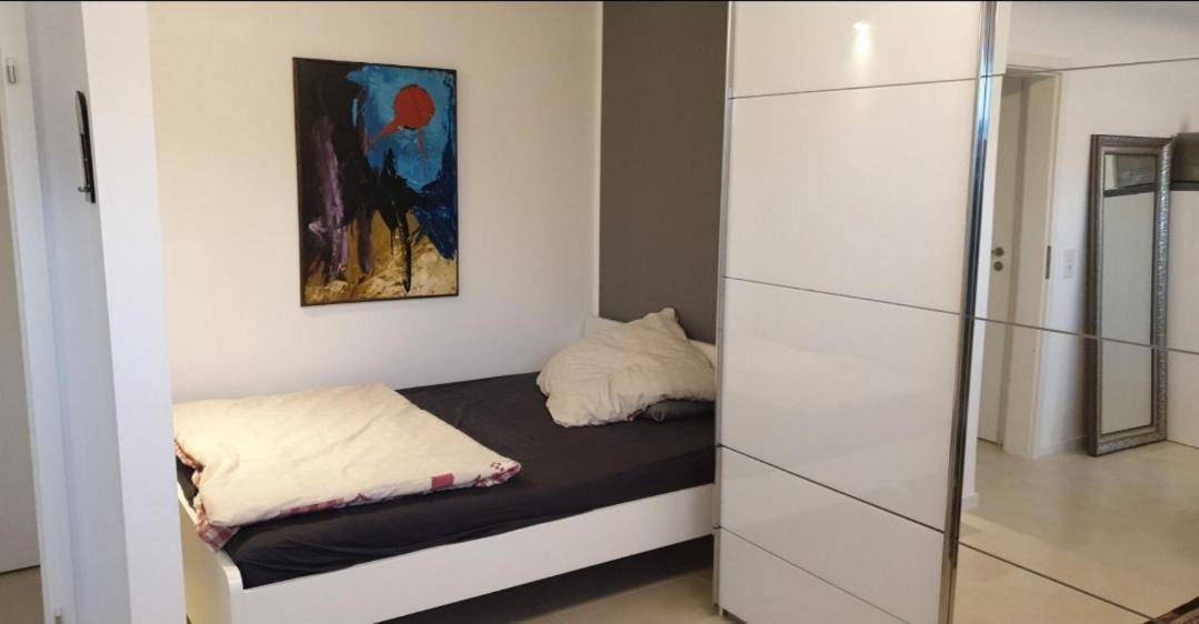 Apartment Mit Schoener, Moderner Einrichtung Cologne Luaran gambar